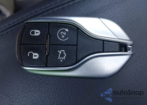 2022 Maserati Ghibli Modena Q4 z USA, uszkodzony, nr VIN ZAM57YTMXNX394468